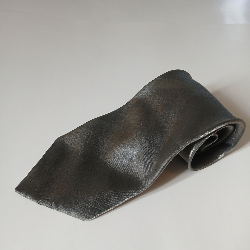Men's Satin Tie in Charcoal Gray — Classic Formal Accessory.